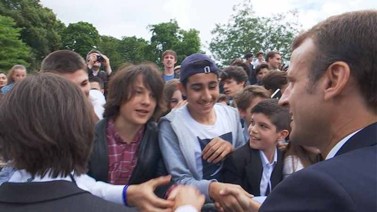 Macron: Devrim yapmak için önce diploma al