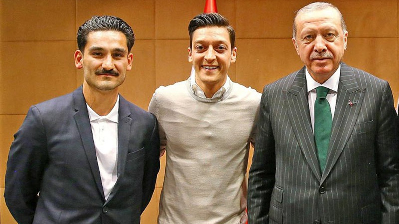 Irkçı parti: Özil ve Gündoğan Dünya Kupası'nda oynamasın