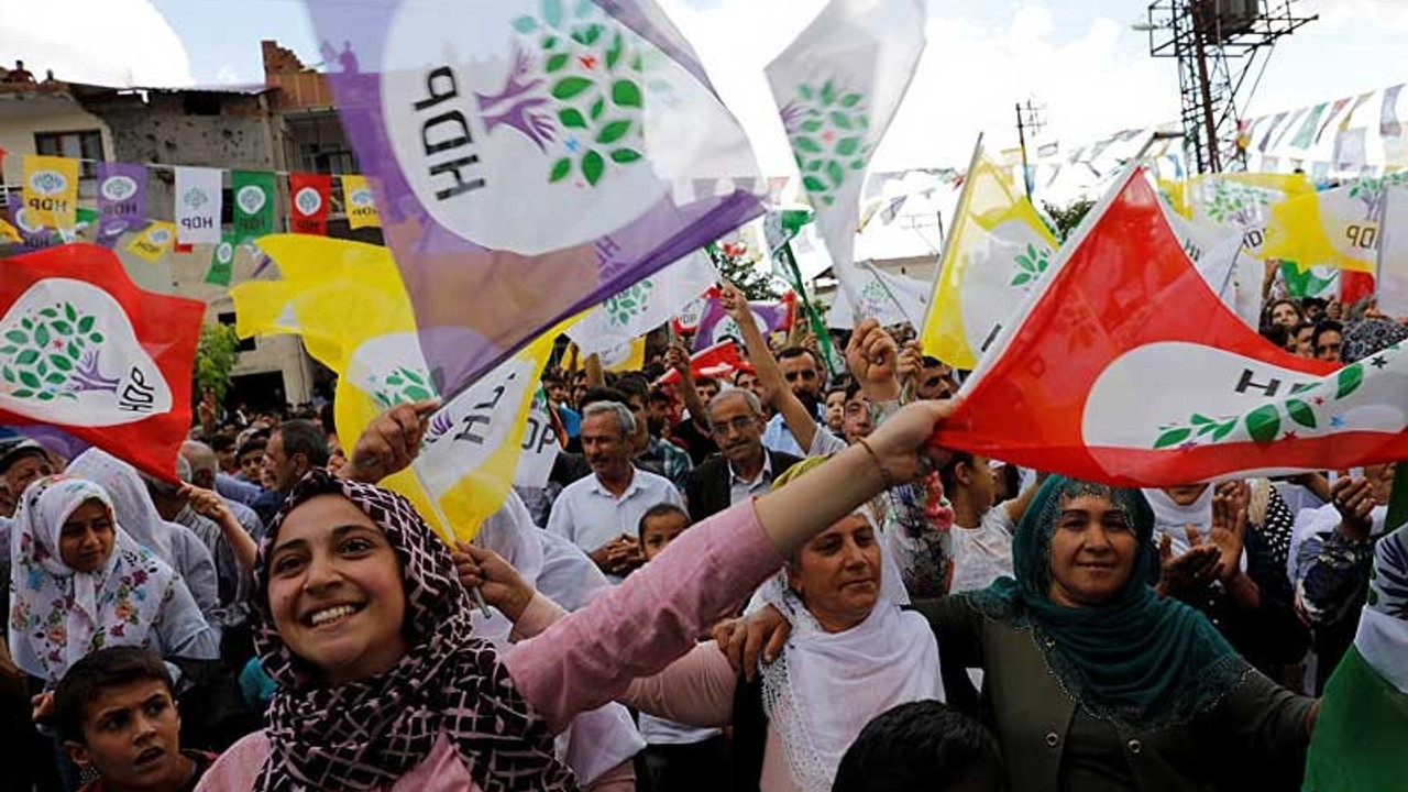 HDP yüzde 10 barajını geçti