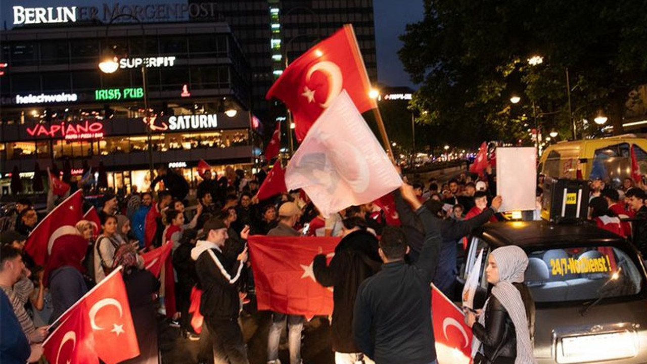 AKP seçmenine AfD karşılaştırması: Popülizme kandılar