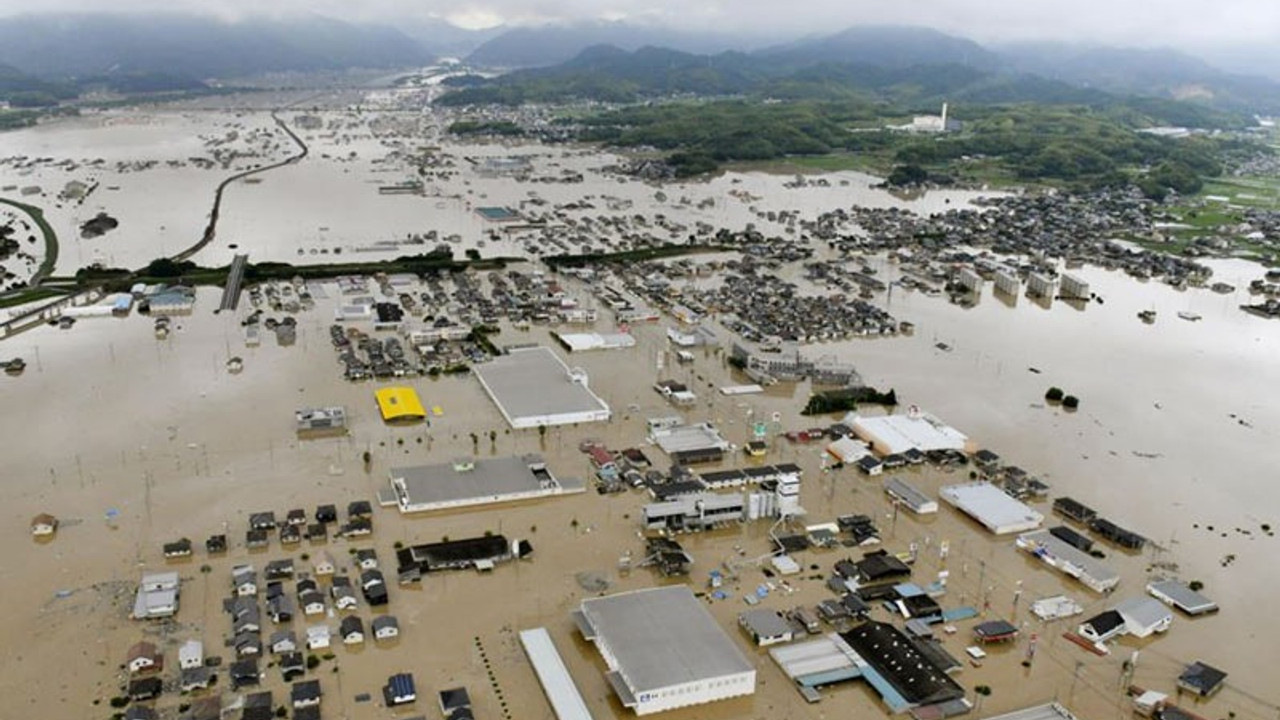 Japonya'yı sel vurdu: 81 ölü, 80 kayıp