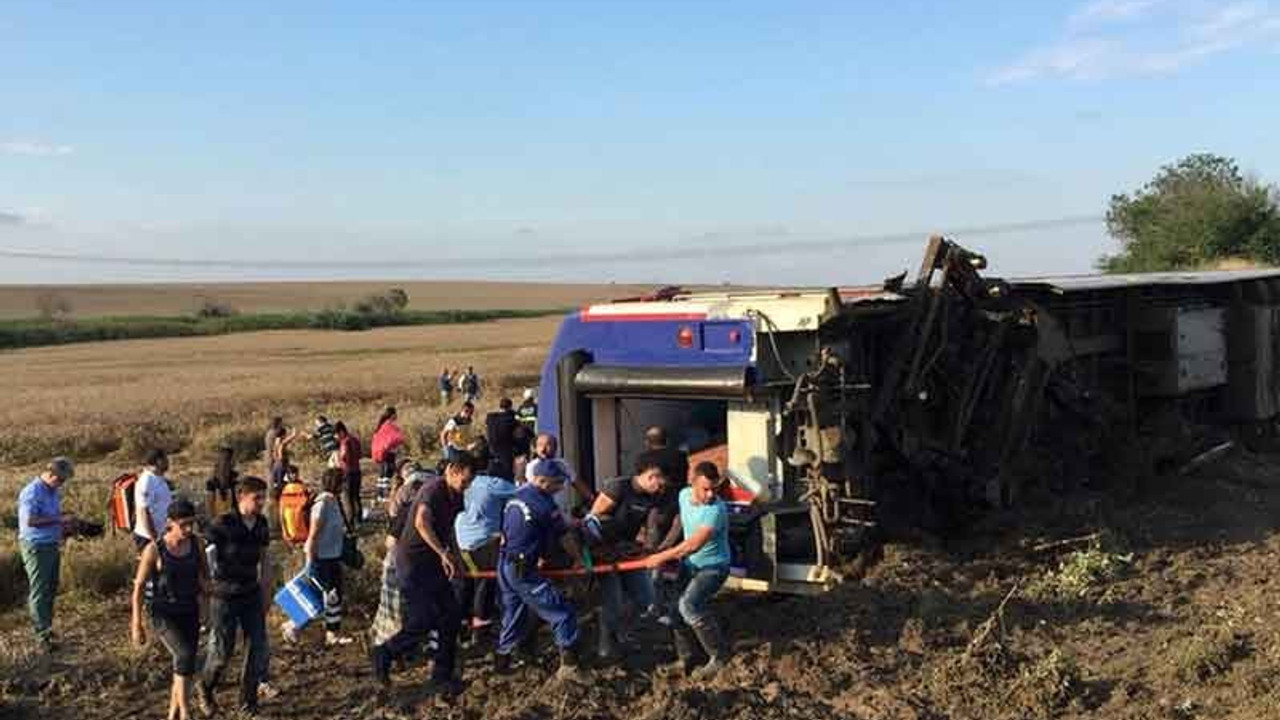 Makinistler tren sarsılınca frene basmış ama...