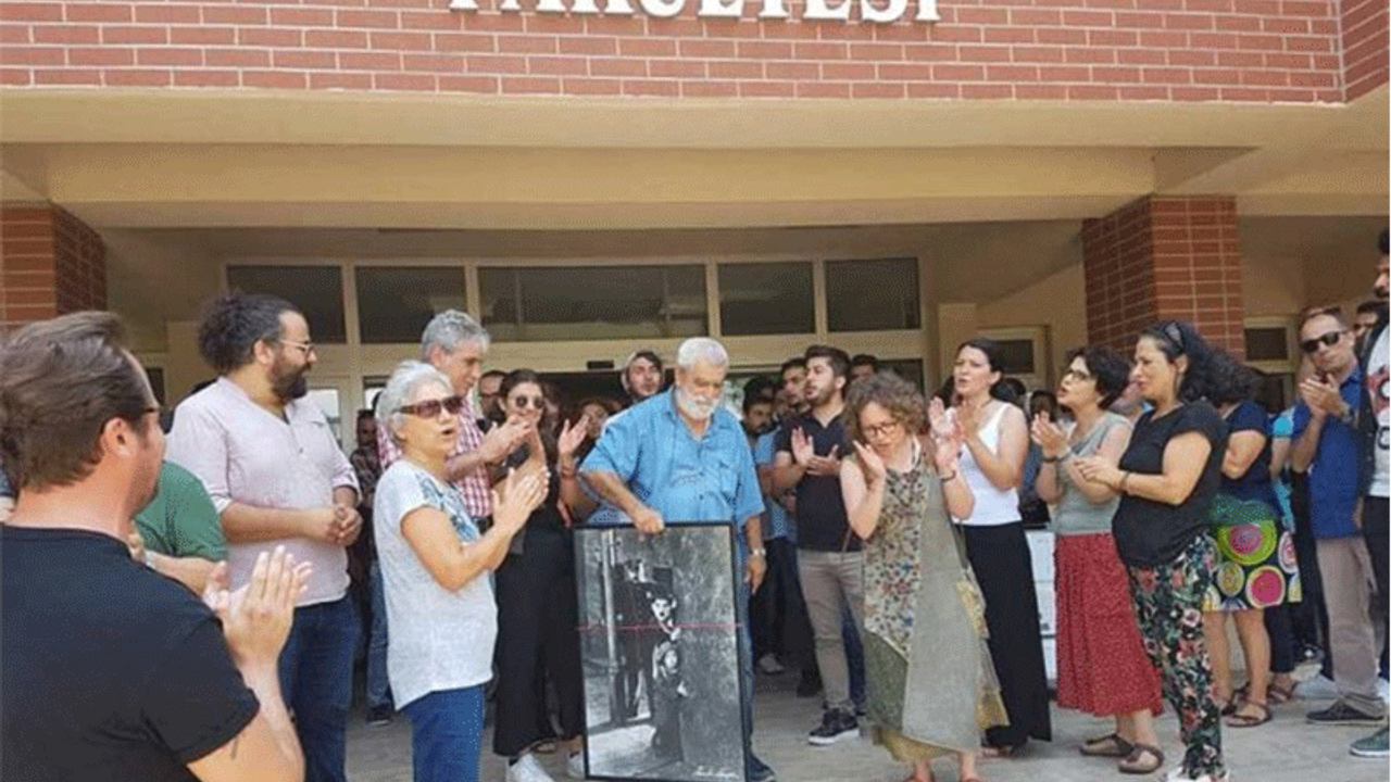 İhraç edilen akademisyenler uğurlandı