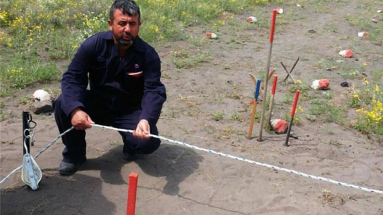 Sınırda mayın temizliği yapan işçinin parmakları koptu