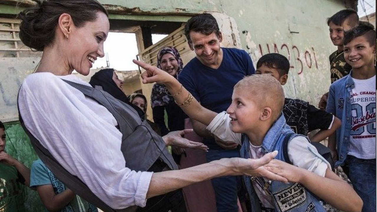 Angelina Jolie, Kürt annenin sorunlarını dinledi