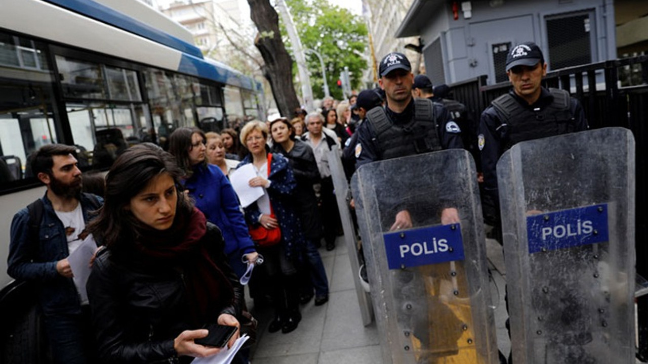 The Guardian: Türkiye'de boğucu korku iklimi sürüyor