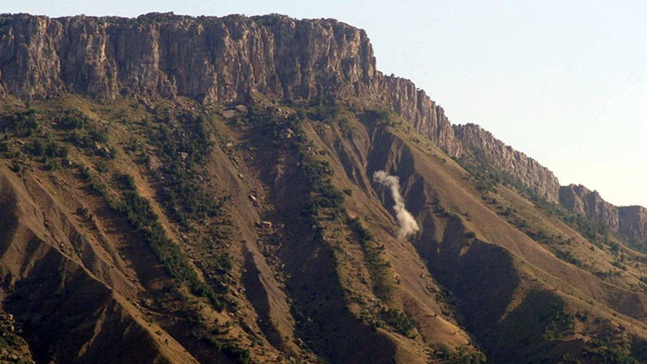 Hakkari'de çatışma:1 korucu hayatını kaybetti