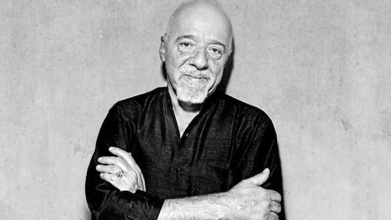 Paulo Coelho'dan Mesut Özil paylaşımı