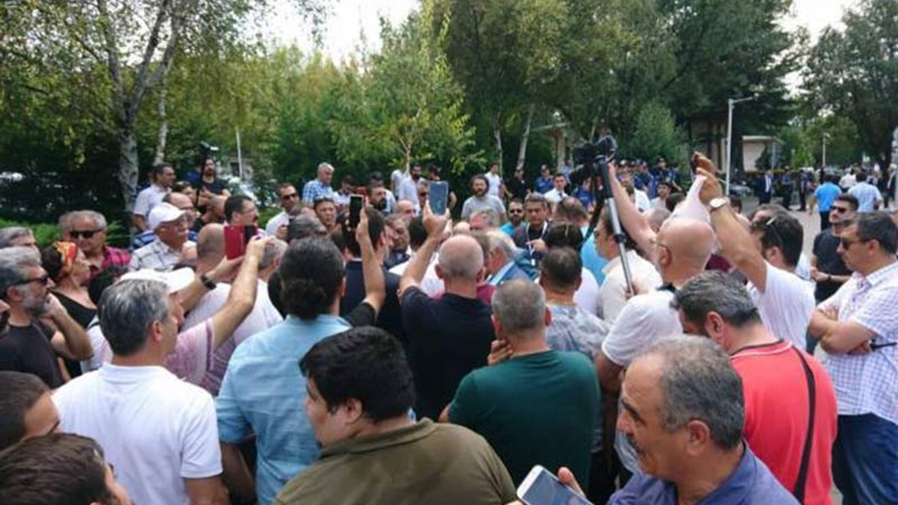 Vekillerin cemevi protestosuna polisten izin yok