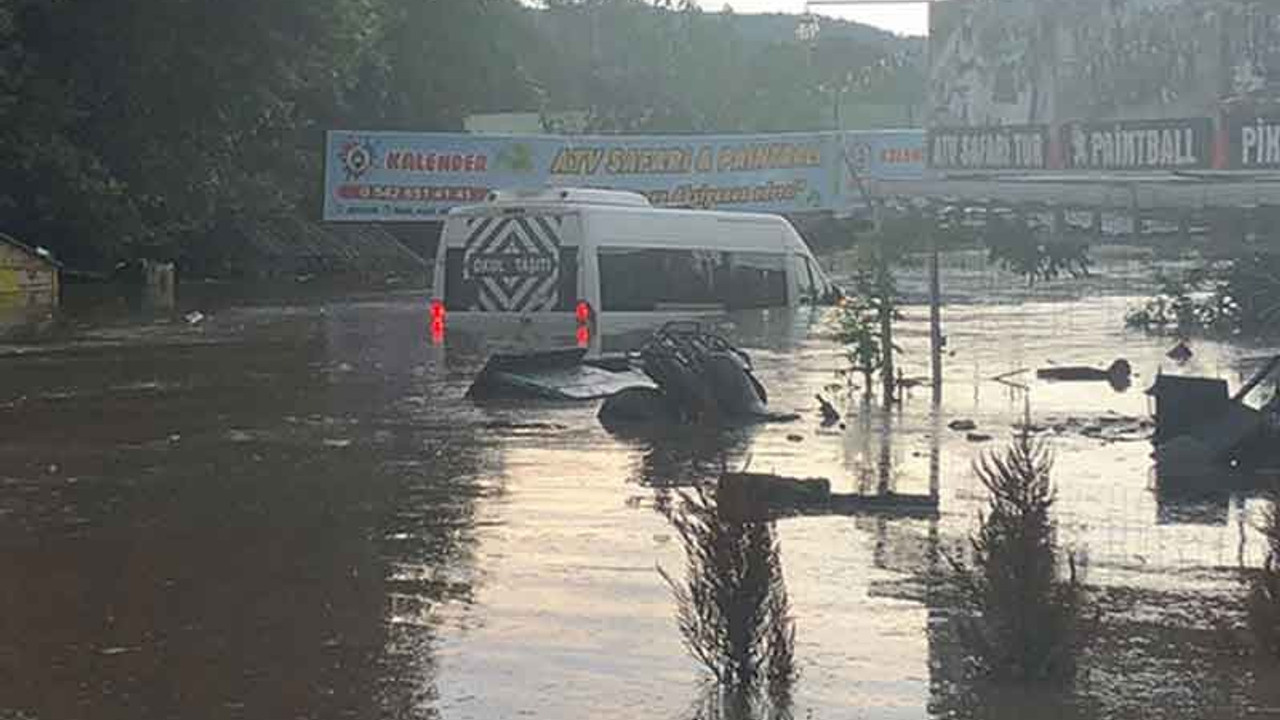 Selde mahsur kalan 10 kişi kurtarıldı