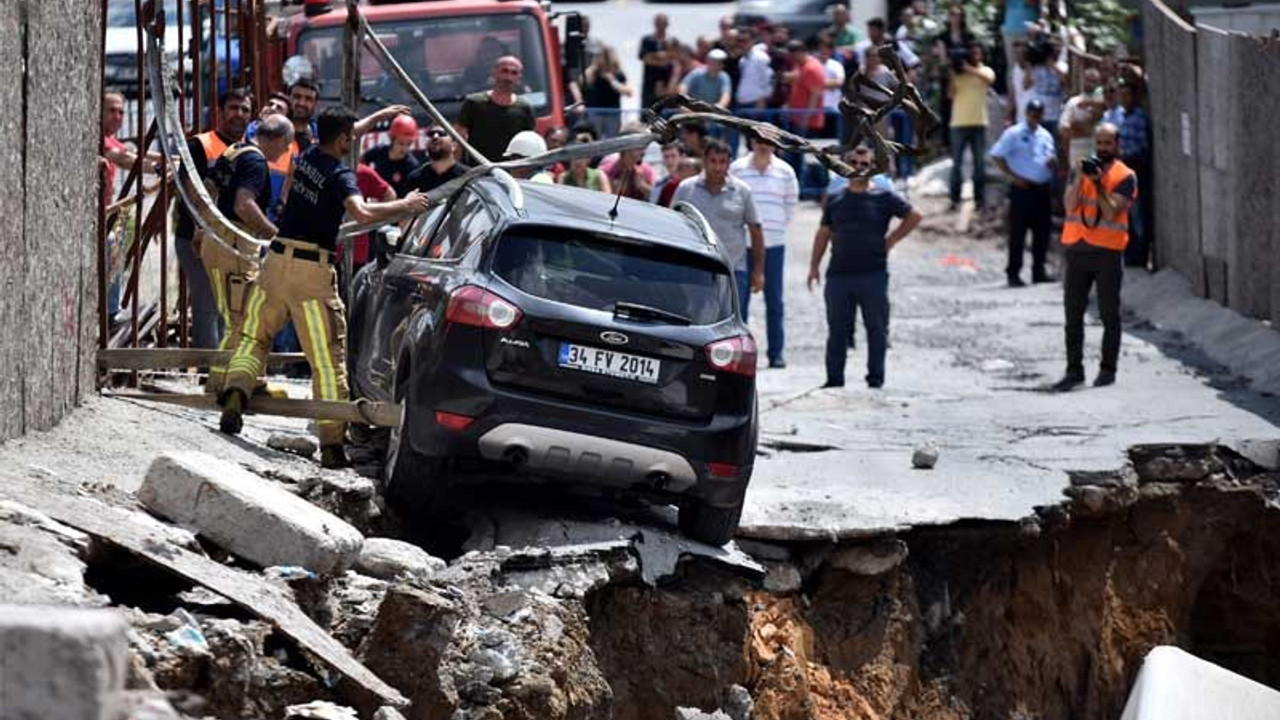 İstanbul'da yine istinat duvarı çöktü