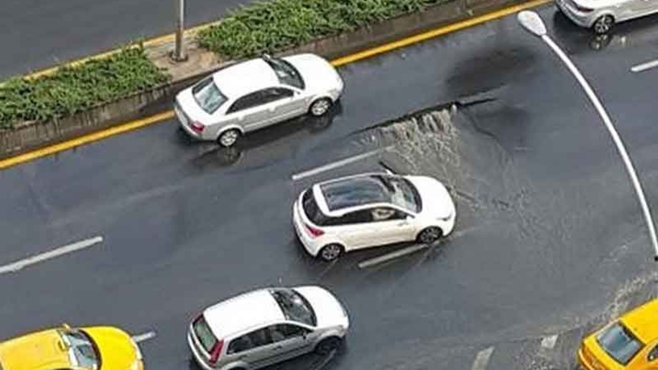 Ankara'da yol çöktü