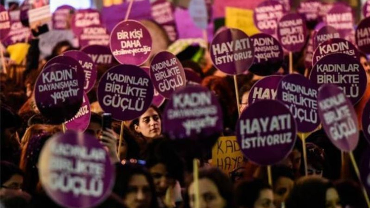 Kadınlardan 'cinsiyet eşitliğine son' diyen Aile Platformu'na tepki