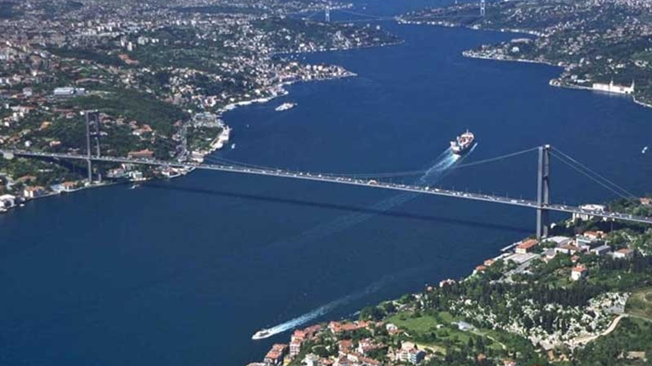 Boğaz trafiği çift yönlü kapatıldı