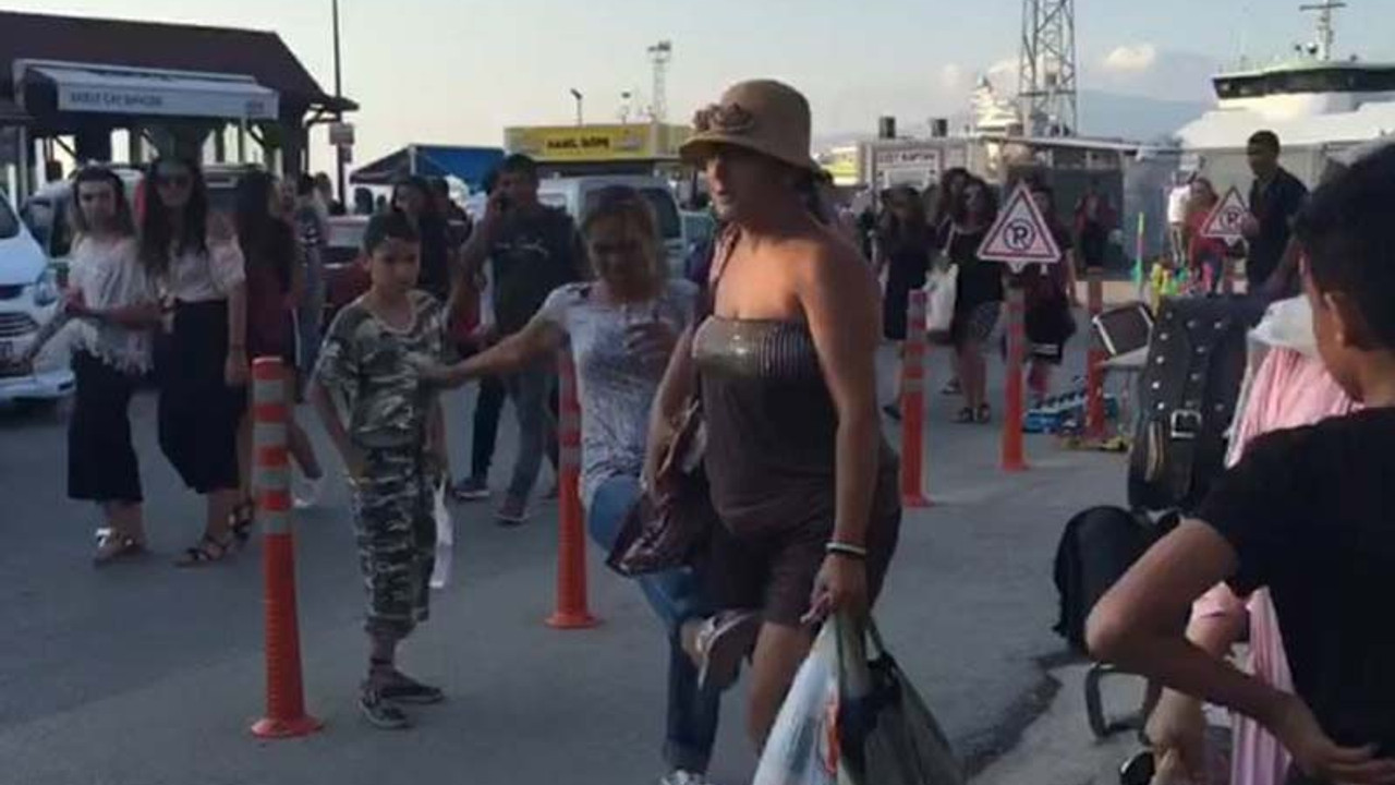 'Kocama baktın' deyip turiste saldırdı