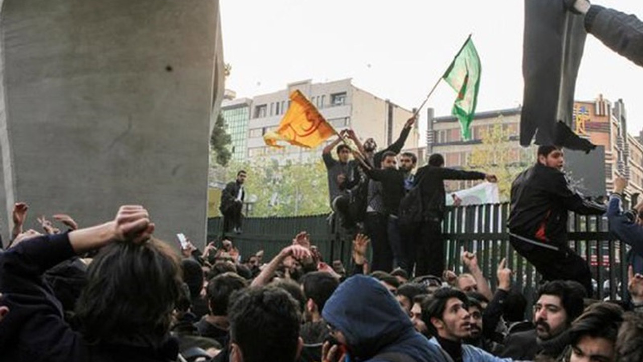 İran’da protestolar yayılıyor