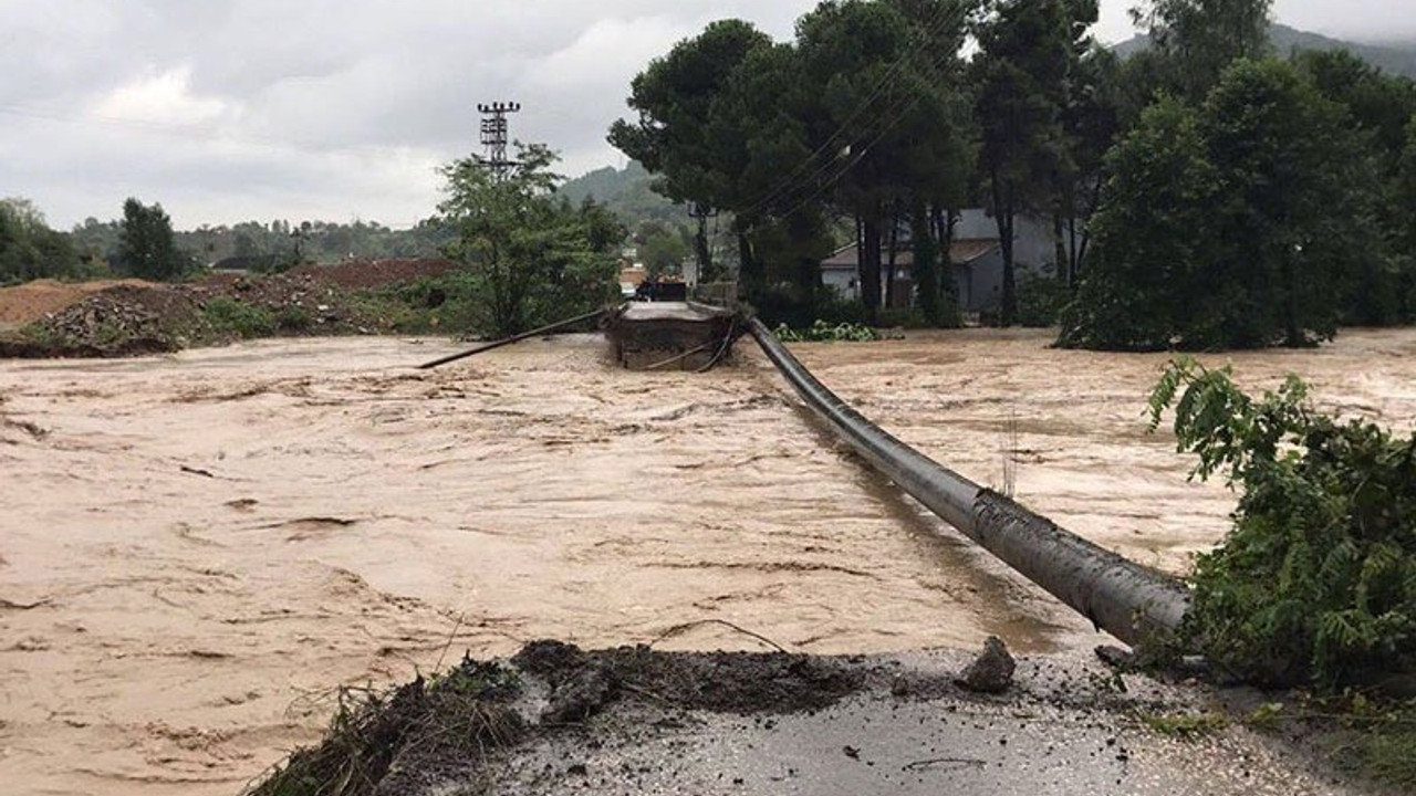 Ordu'da köprüler ve yollar yıkıldı: 500 bin kişi etkilendi