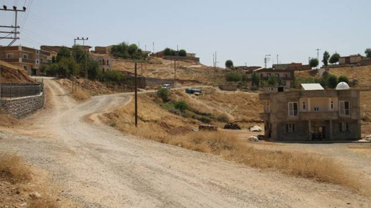 Kayyım 'Seçim karnenizi beğenmedim' dedi, yol çalışmasını durdurdu