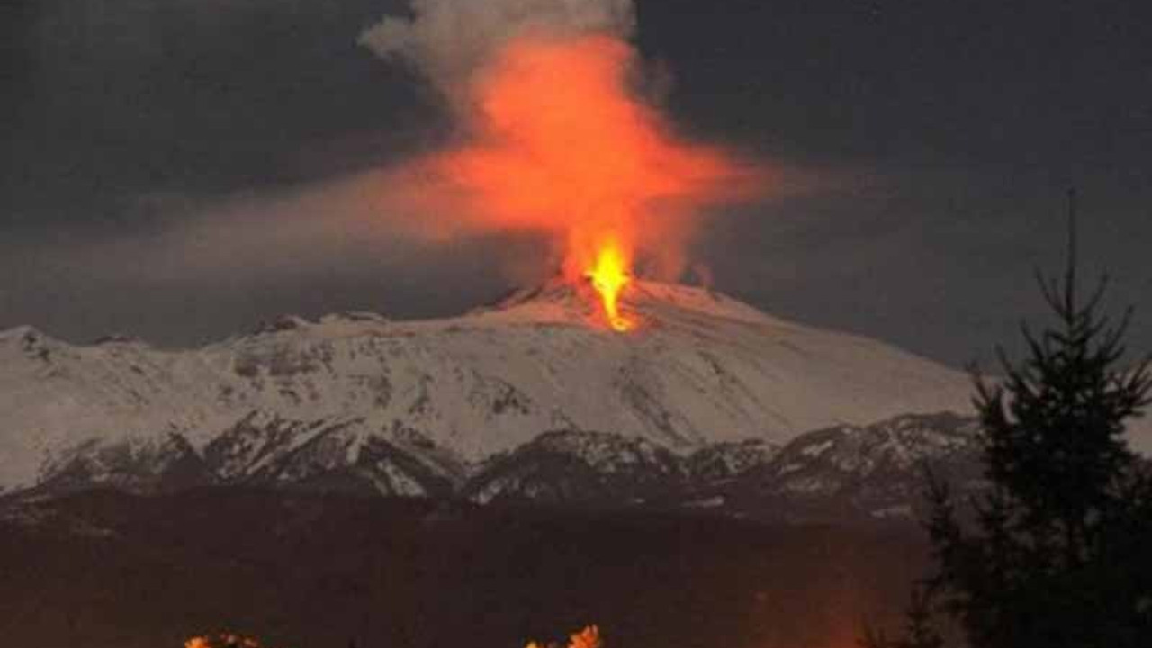 Etna Yanardağı yeniden faal oldu