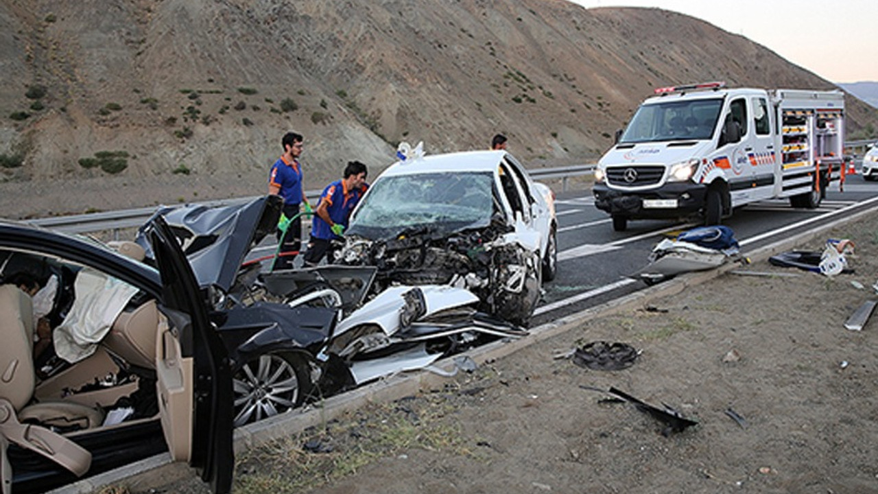 Erzincan'da kaza: 3'ü çocuk 7 kişi hayatını kaybetti