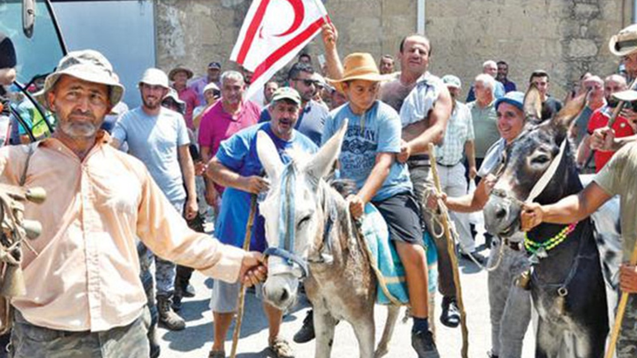 Tarım Bakanlığı'nı eşekle bastılar