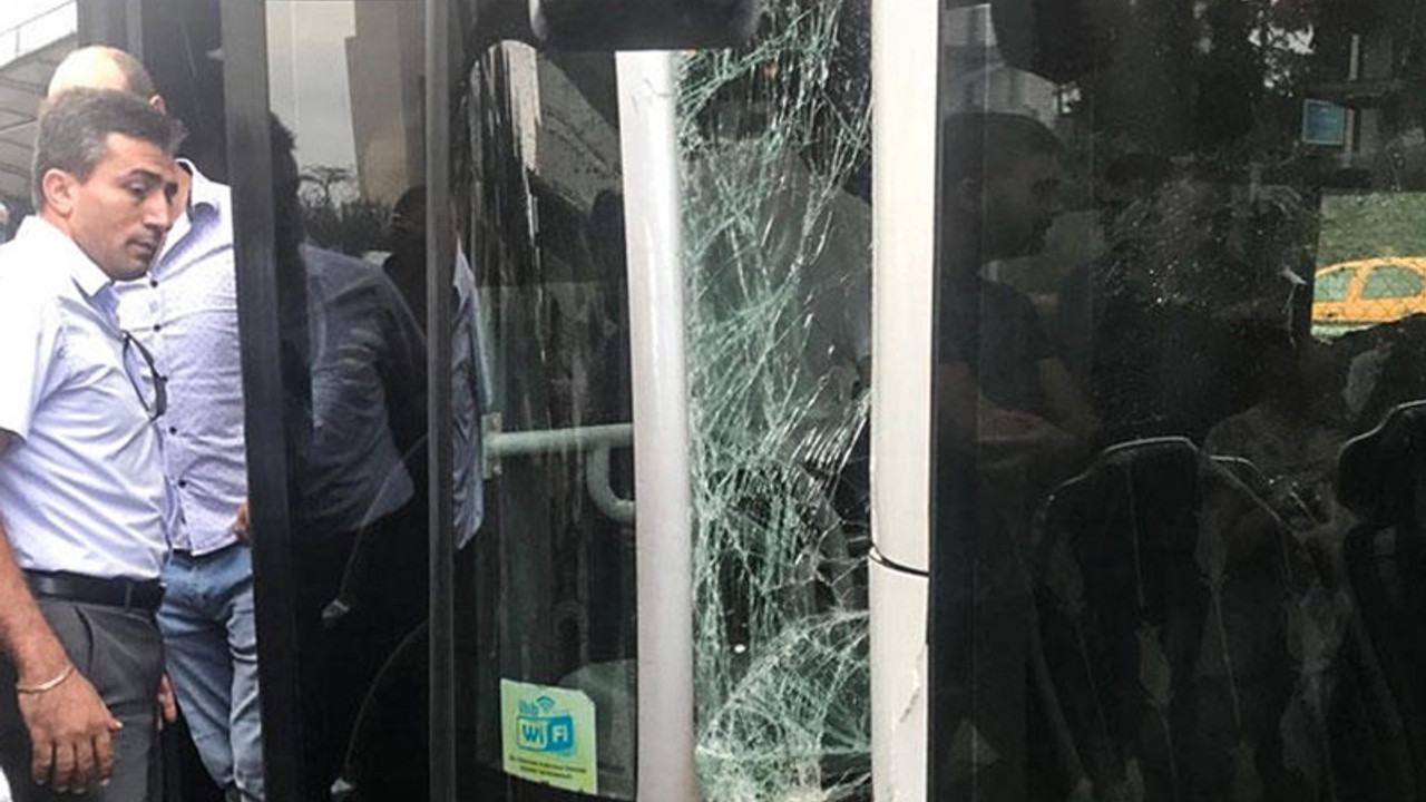 Çağlayan'da iki metrobüs çarpıştı