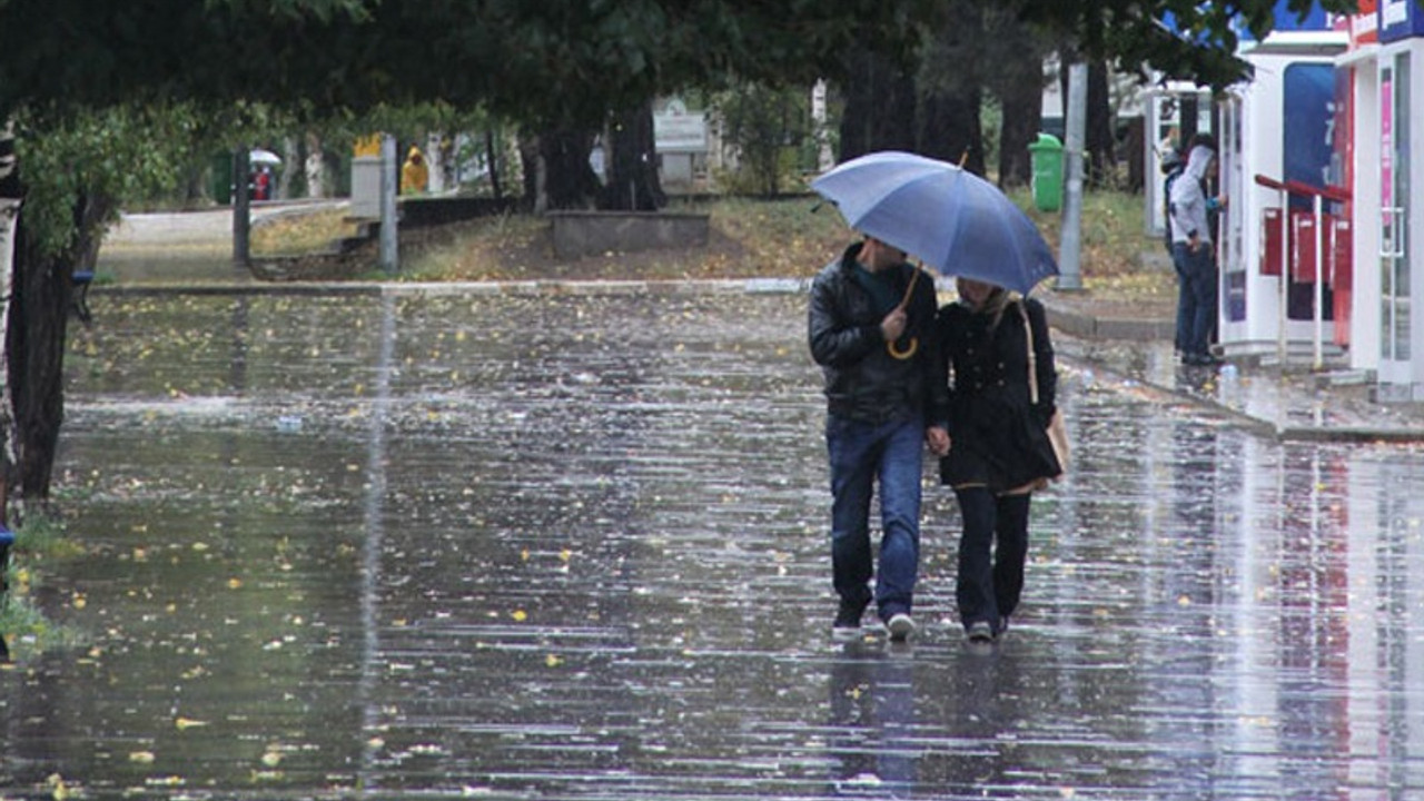 Meteoroloji'den İstanbul için sağanak yağış uyarısı