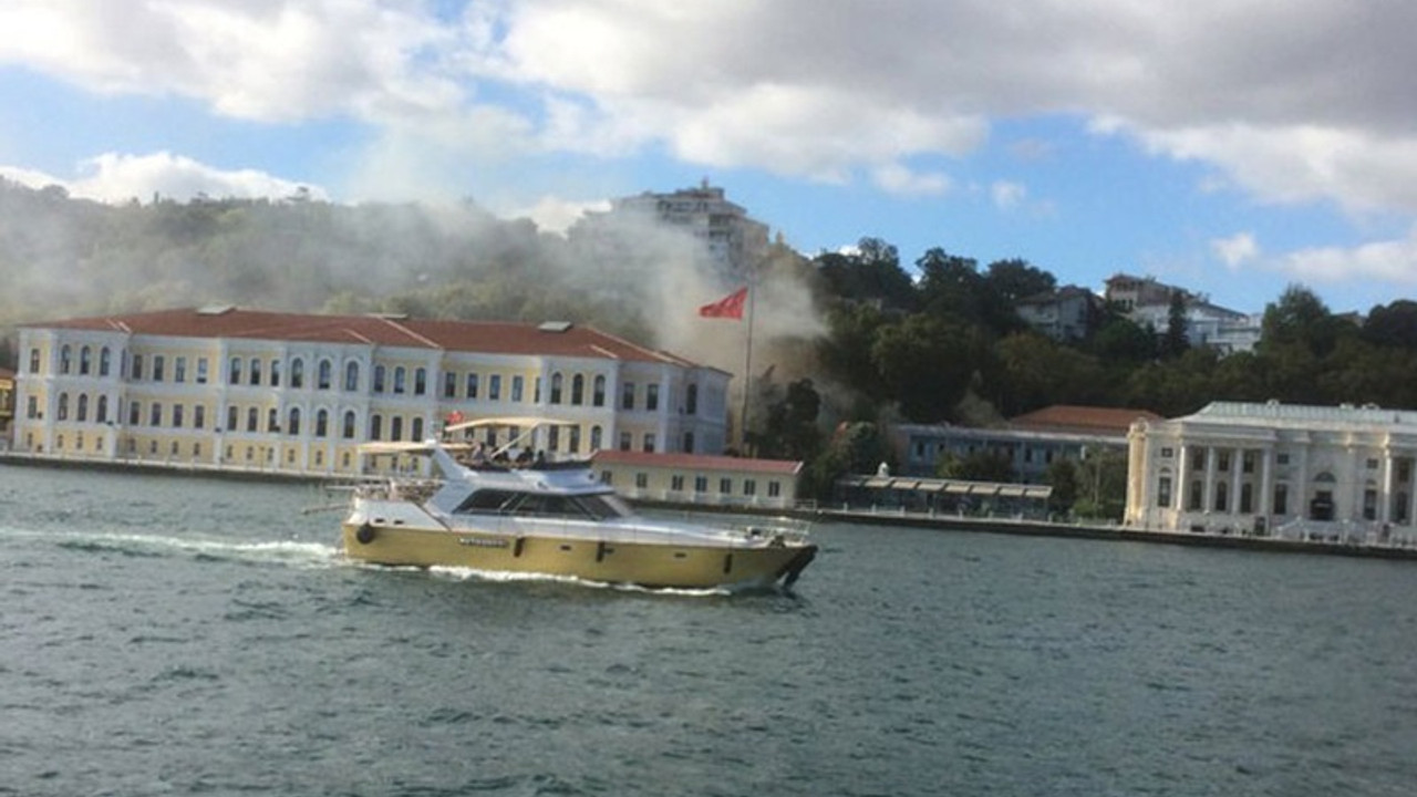 Kabataş Lisesi'nde yangın