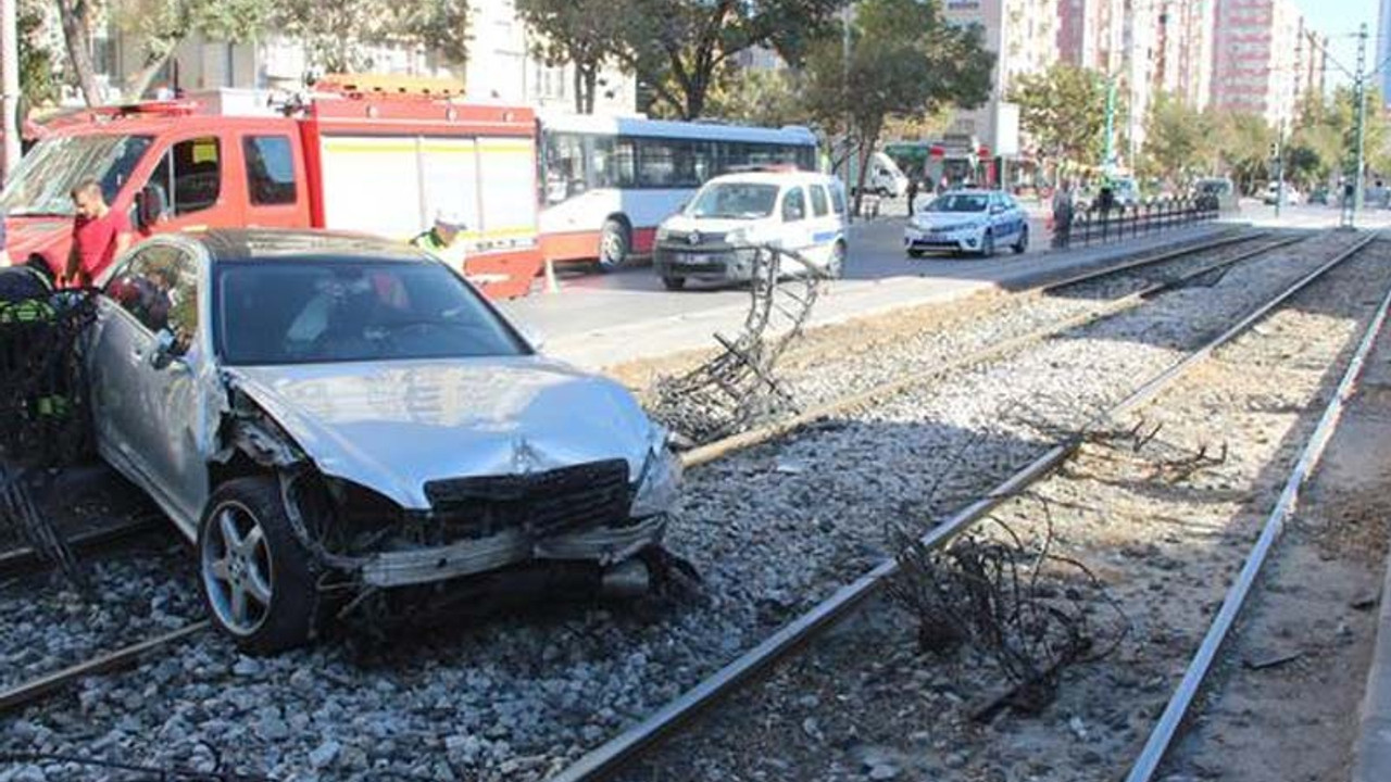 Ehliyetine iki kez el konulmuştu; bu sefer kaza yaptı