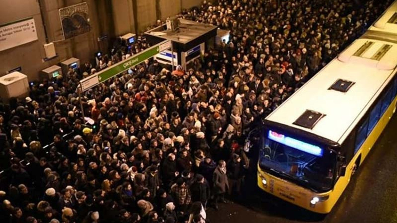 'Metrolar, metrobüsler çalışma kamplarına giden vagonlar gibi'