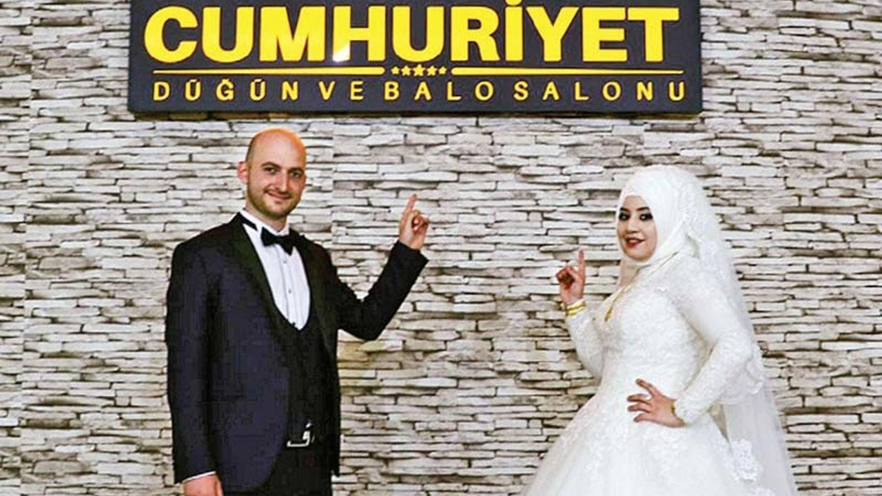 Üniversite binasını düğün salonuna çevirdi