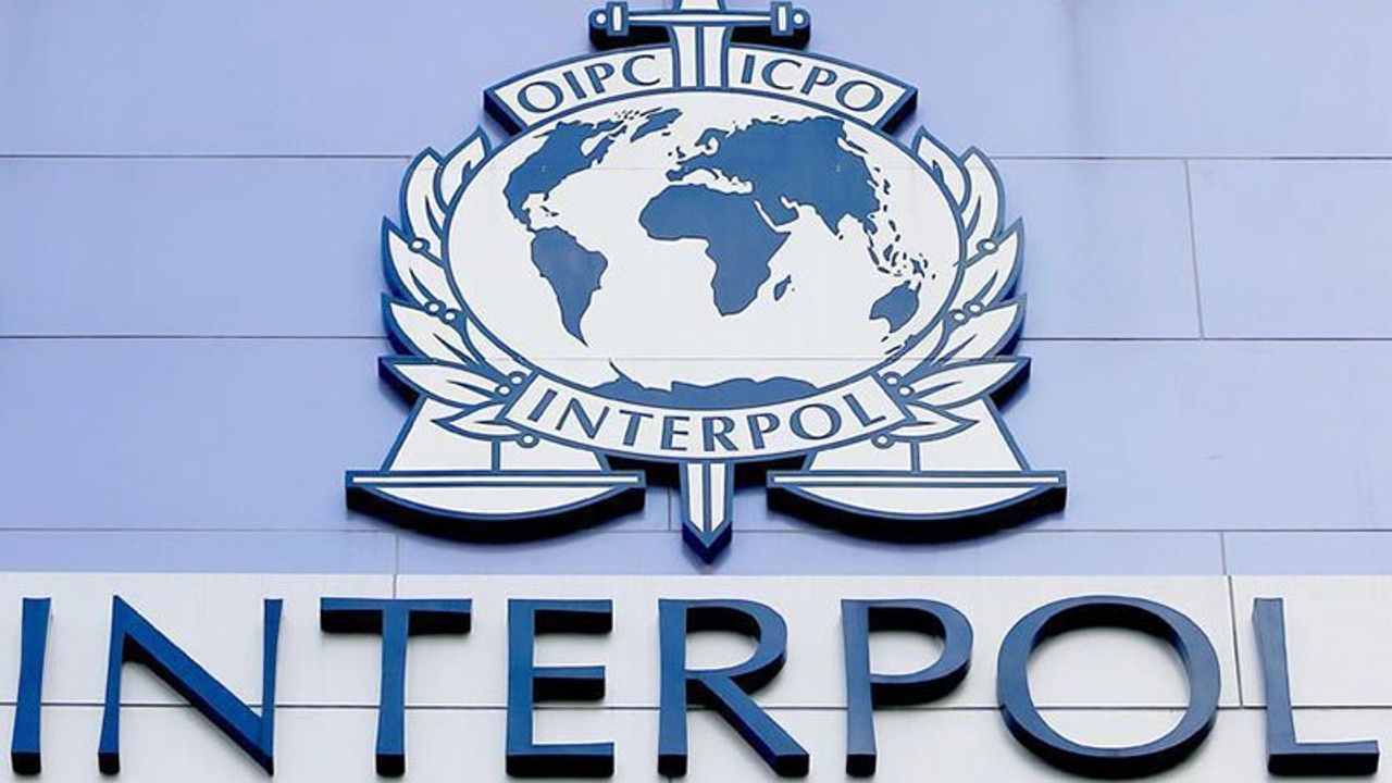 Interpol Başkanı istifa etti