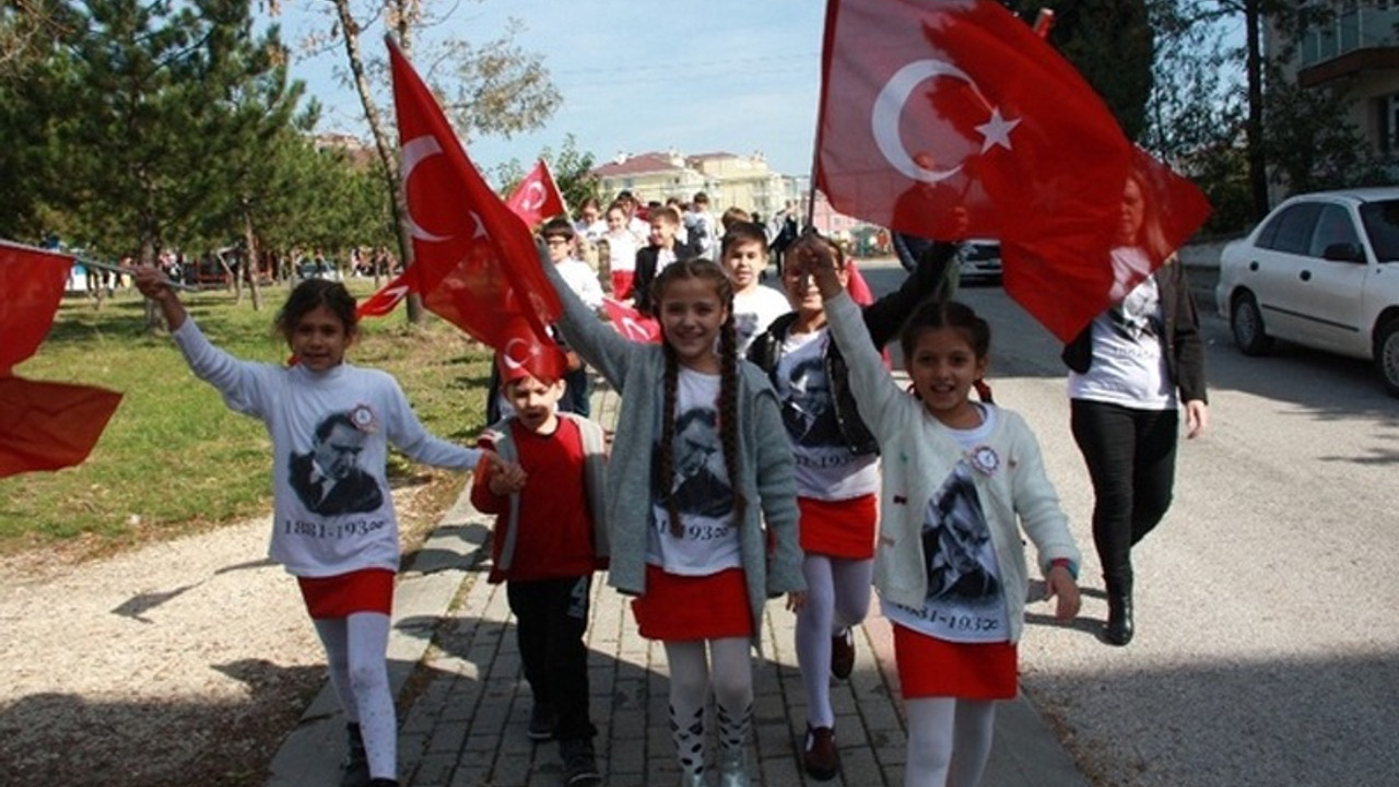 Mevlid-i Nebi Haftası var, Cumhuriyet Bayramı yok