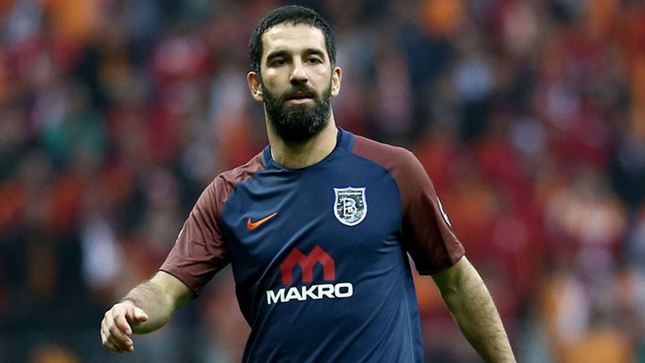 Arda Turan özür dileyecek