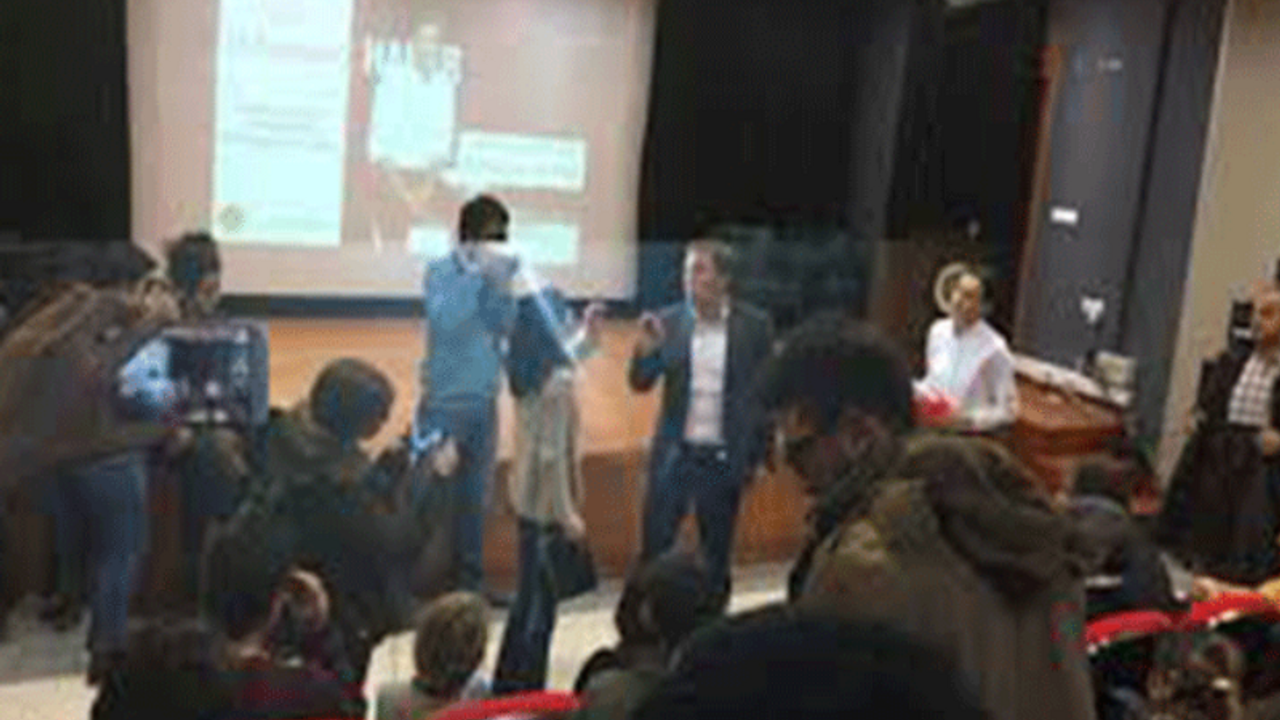 Panelde soru soran öğrenciye ceza
