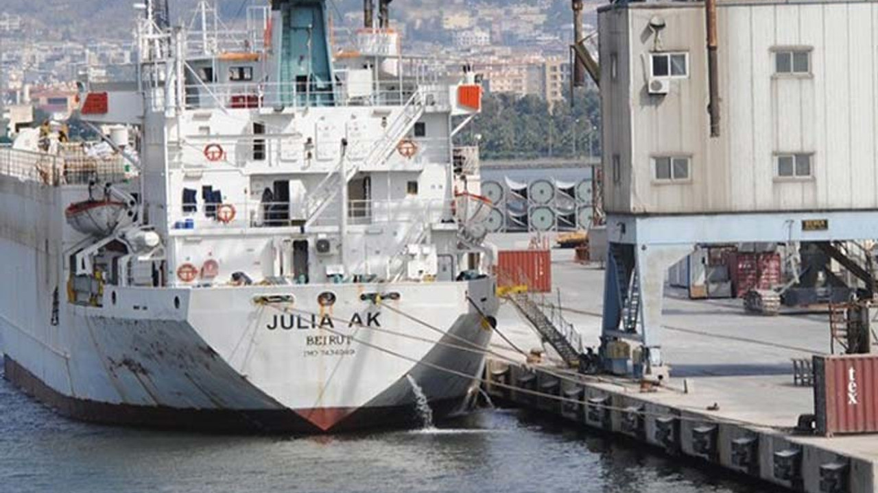 Angusları indirilmeyen gemi, İskenderun'da