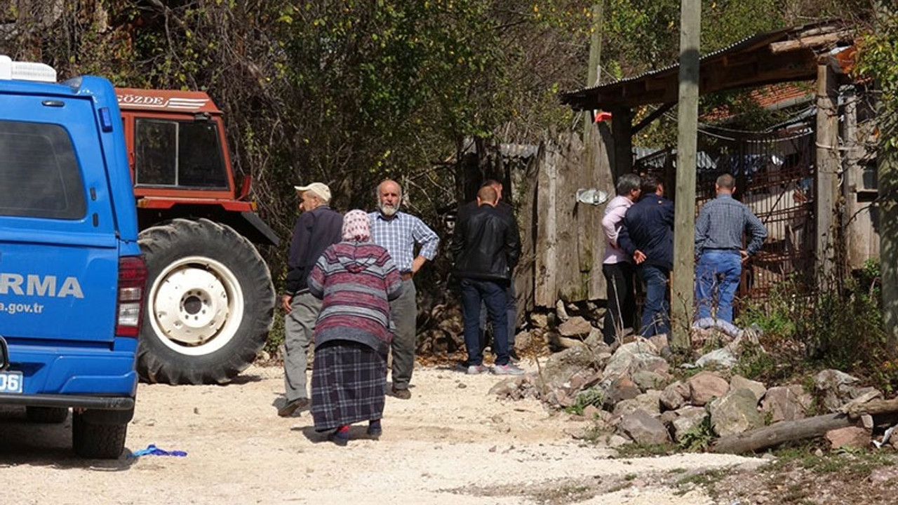 'Ağaç kesme' diyen yeğenini öldürüp, hamile eşini yaraladı