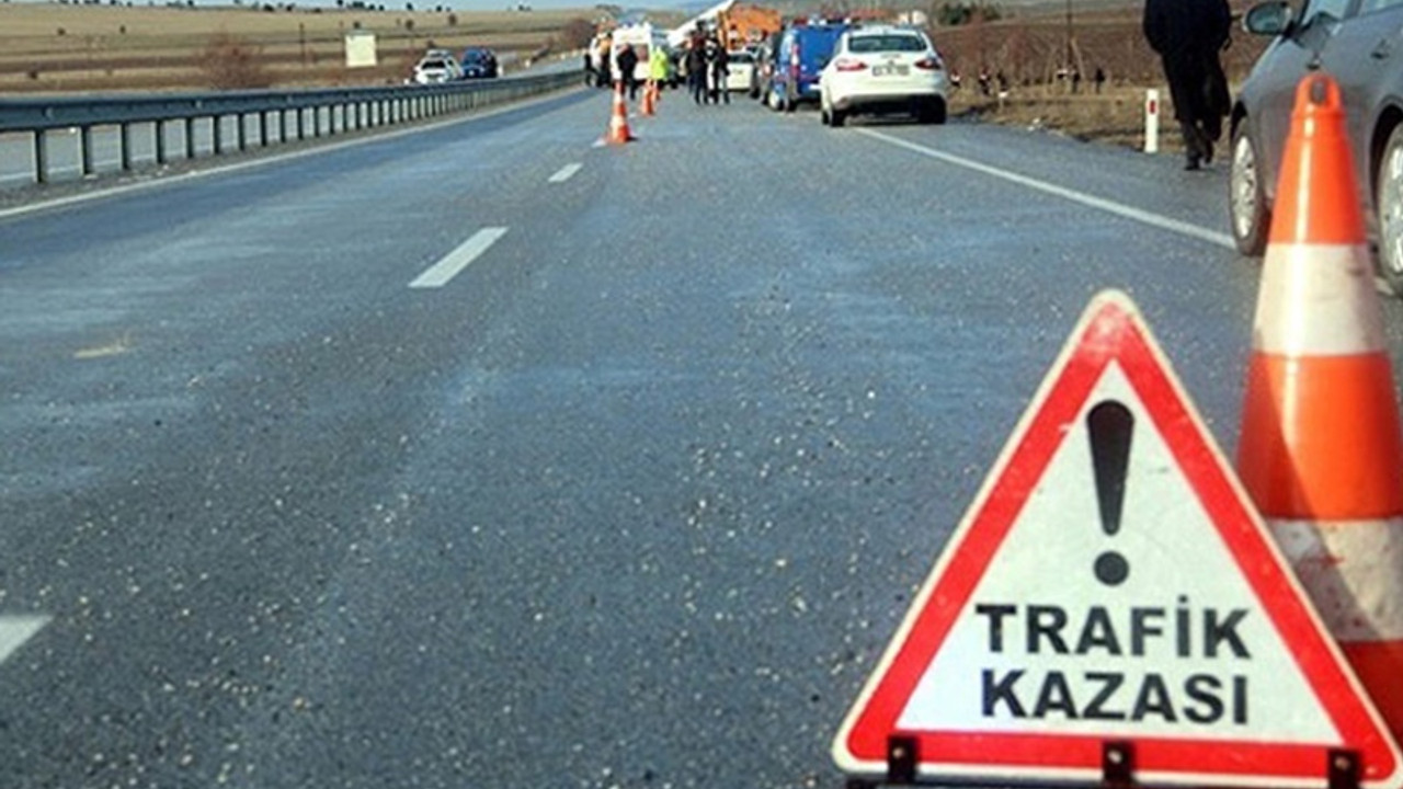 Yolcu otobüsü devrildi; çok sayıda yaralı var