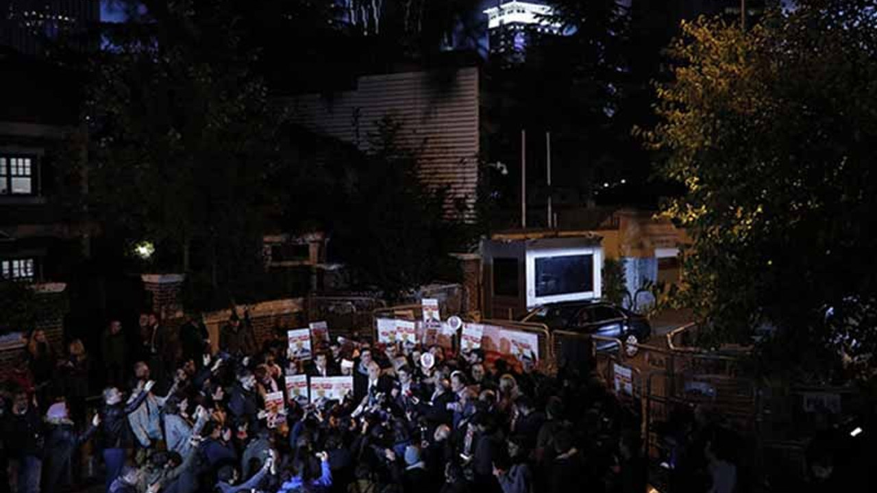 Konsolosluk önünde Cemal Kaşıkçı derneği açıklaması