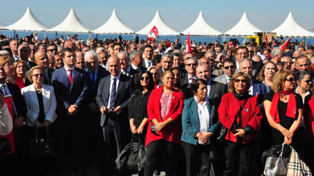 İzmir'de CHP'den alternatif 29 Ekim kutlaması