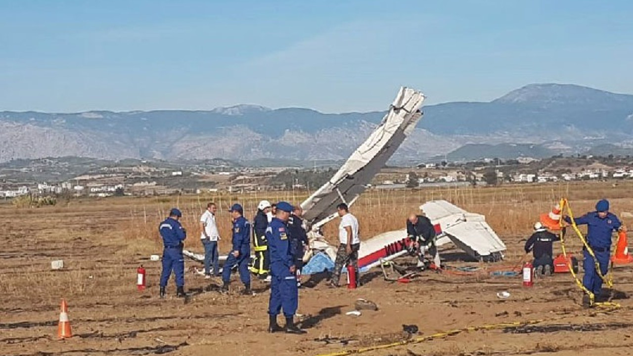 Antalya'da eğitim uçağı düştü: 2 ölü