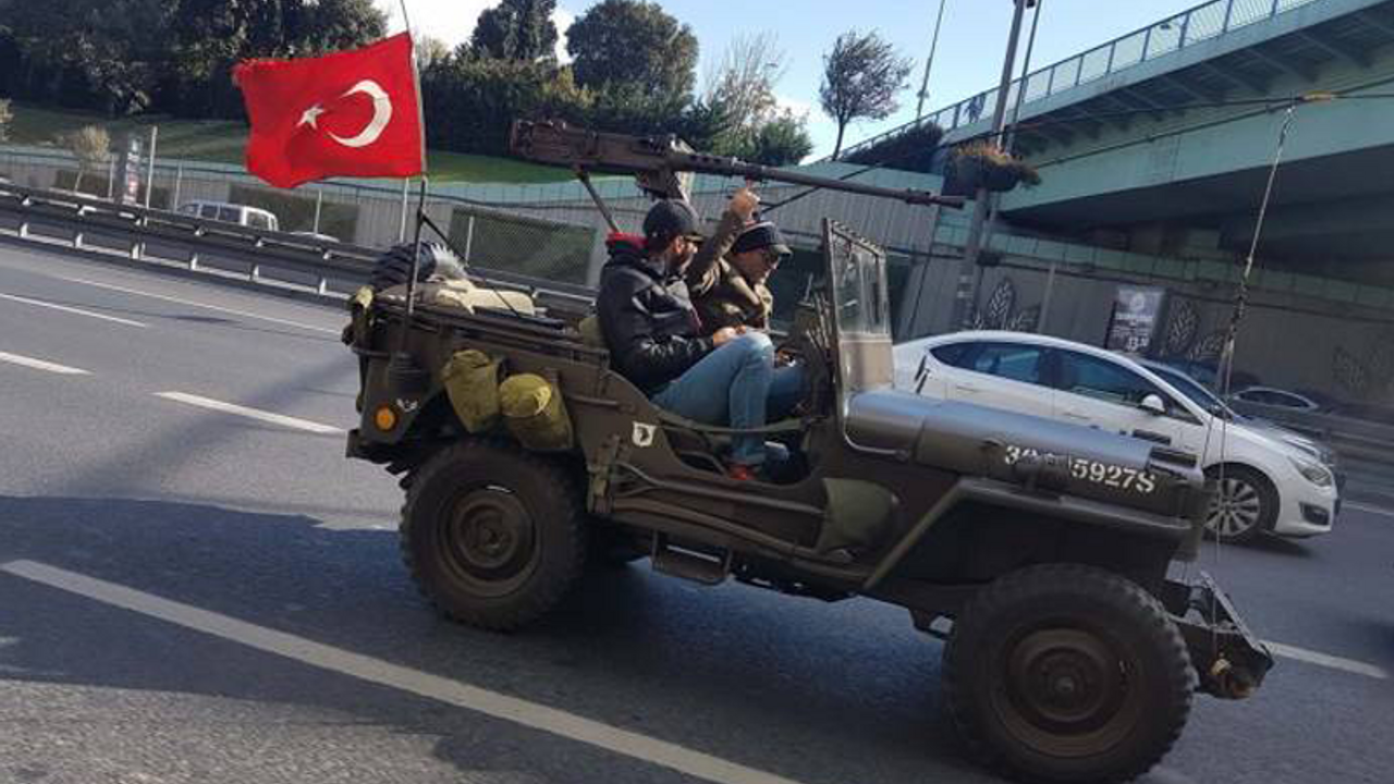 İstanbul trafiğinde 'uçaksavarlı cip'