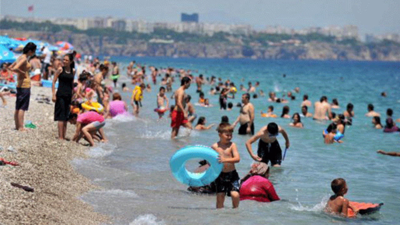 Antalya'da 'açık alanda alkol içmek' yasaklandı