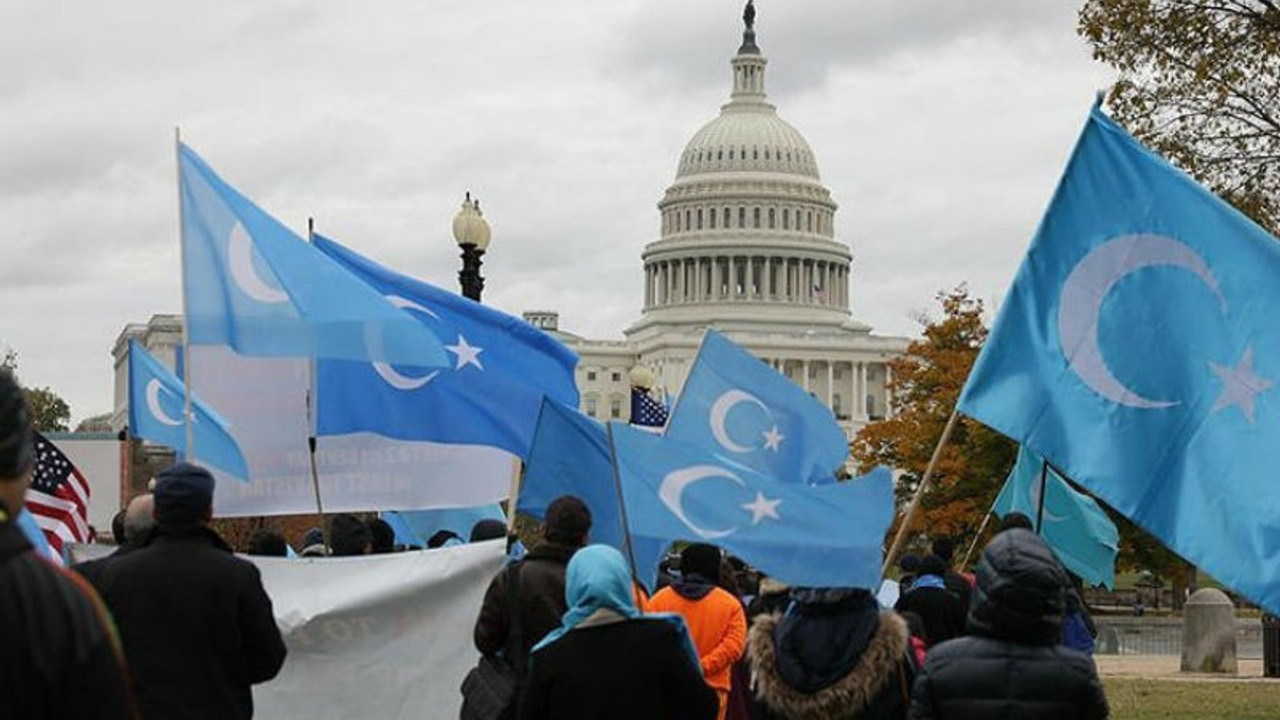 Uygurlar Washington'da Çin'i protesto etti