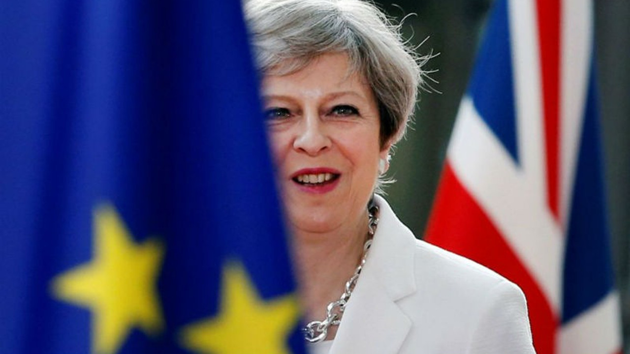 İstifalar sonrası Theresa May'den ilk açıklama