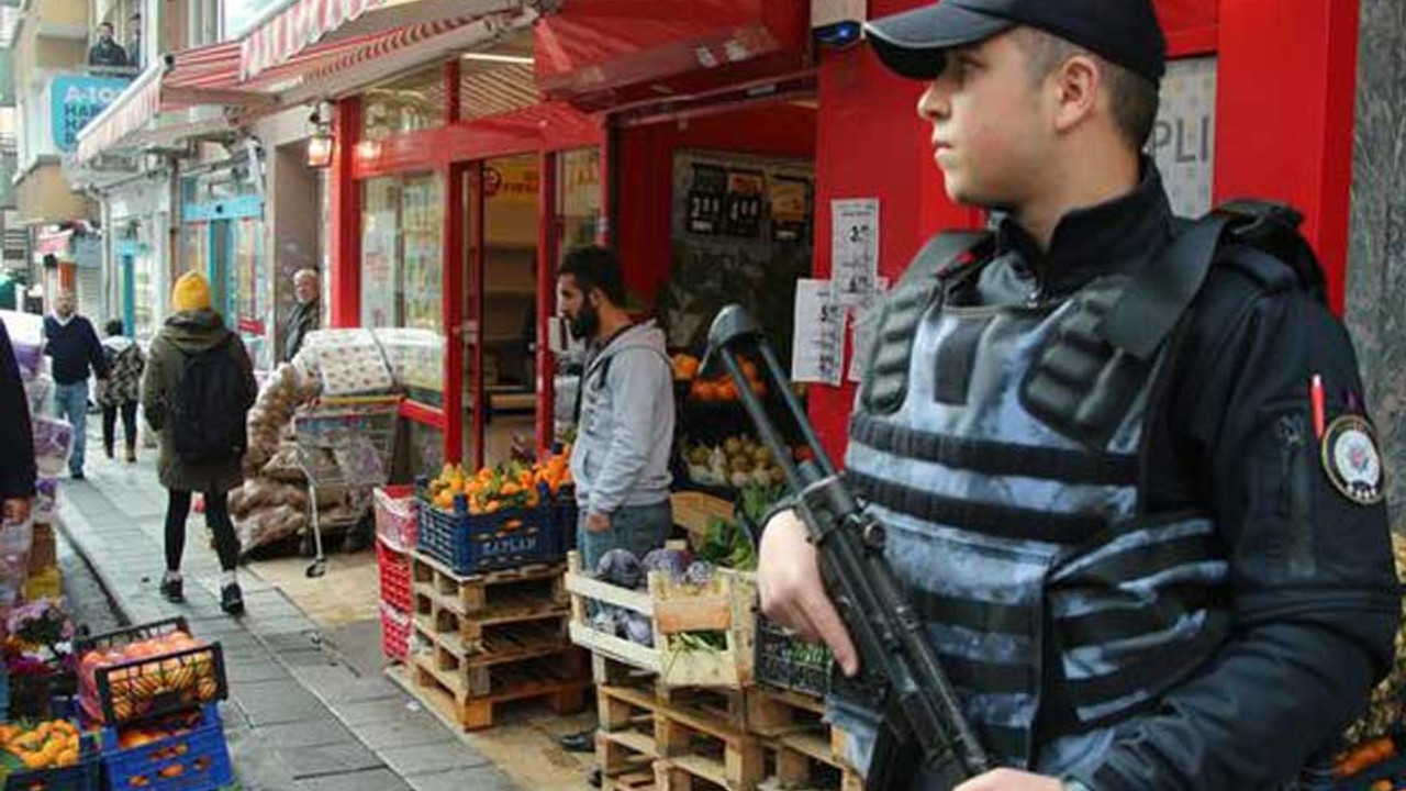 Beşiktaş'ta oyuncak silahla soygun