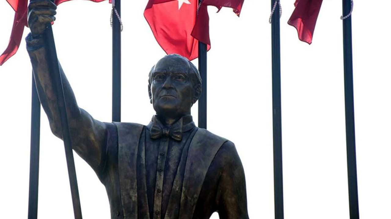 Atatürk'e benzemeyen heykel yeniden yapıldı