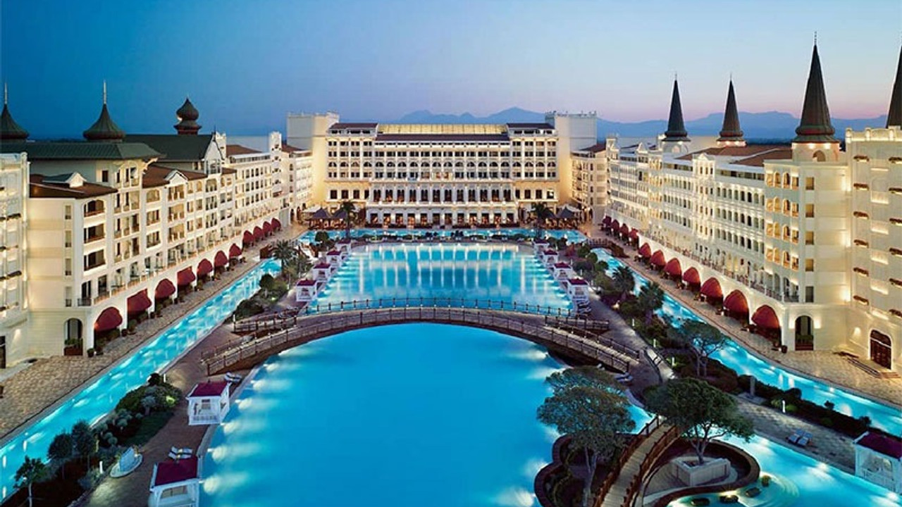 Mardan Palace, Titanic Hotels’e kiralandı