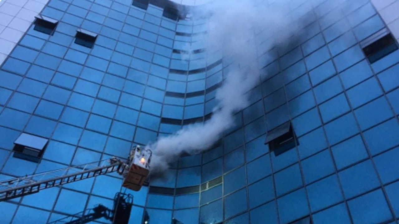 Şişli'de iş merkezinde yangın: Mahsur kalanlar var