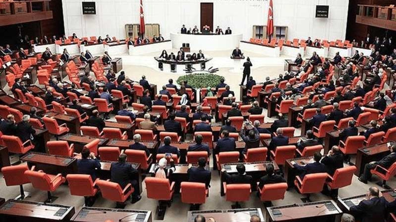 AKP'den Meclis'e 71 maddelik kanun teklifi